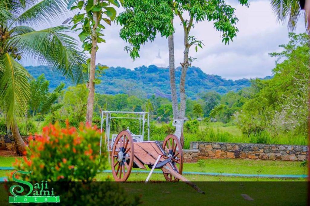 Saji-Sami Hotel Anuradhapura Eksteriør bilde