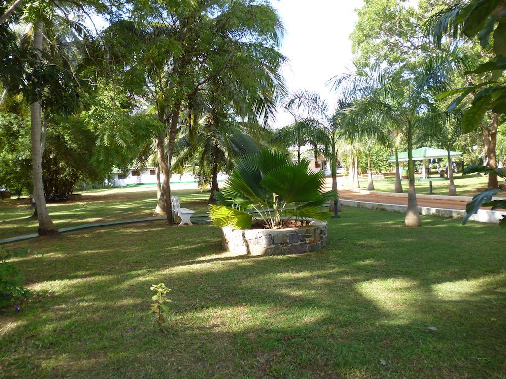 Saji-Sami Hotel Anuradhapura Eksteriør bilde