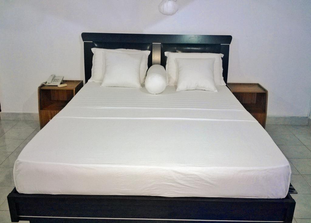 Saji-Sami Hotel Anuradhapura Eksteriør bilde