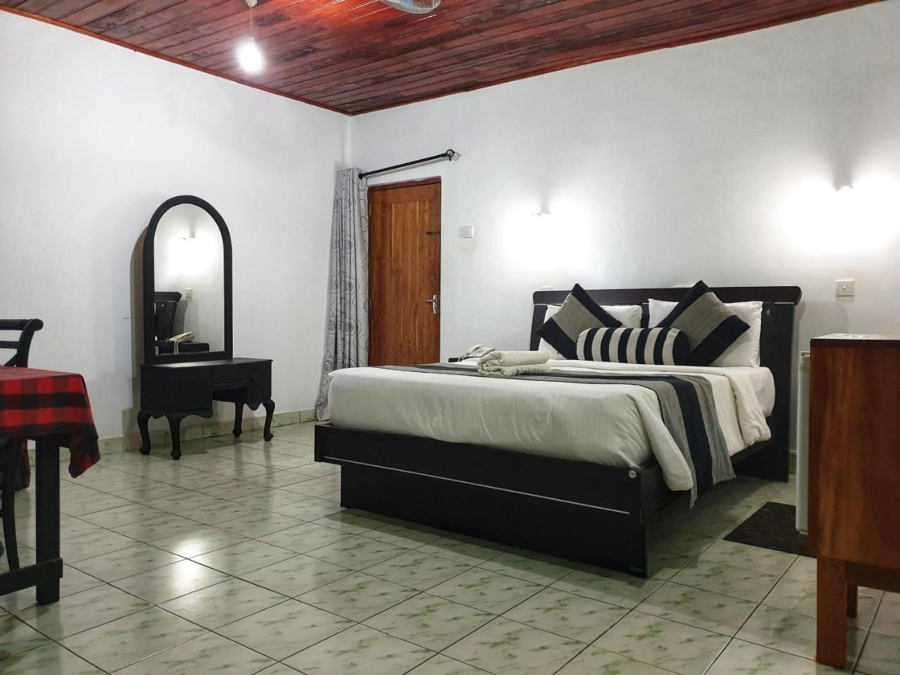 Saji-Sami Hotel Anuradhapura Eksteriør bilde