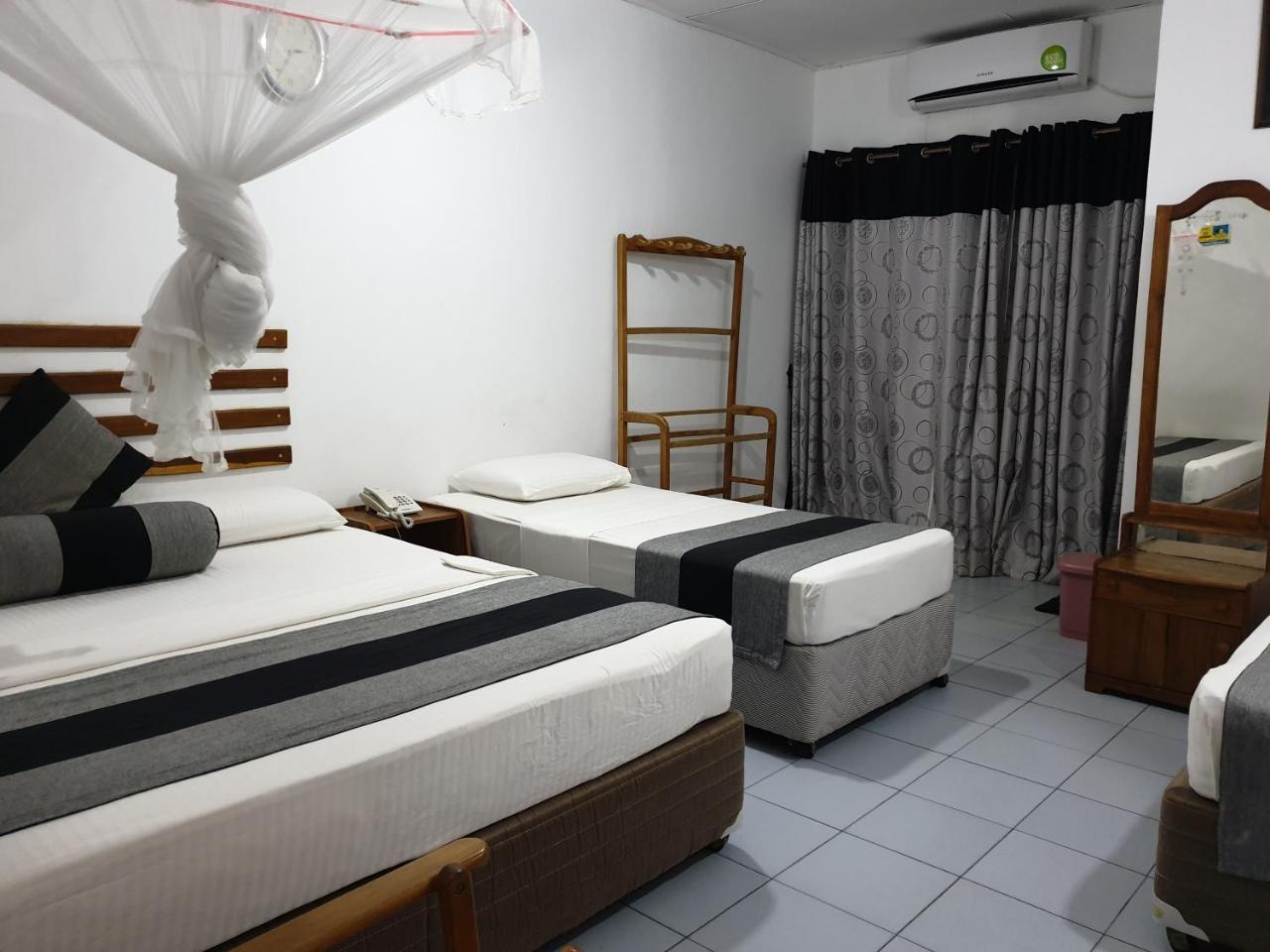 Saji-Sami Hotel Anuradhapura Eksteriør bilde
