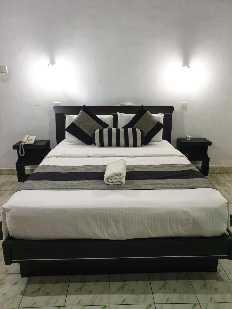 Saji-Sami Hotel Anuradhapura Eksteriør bilde
