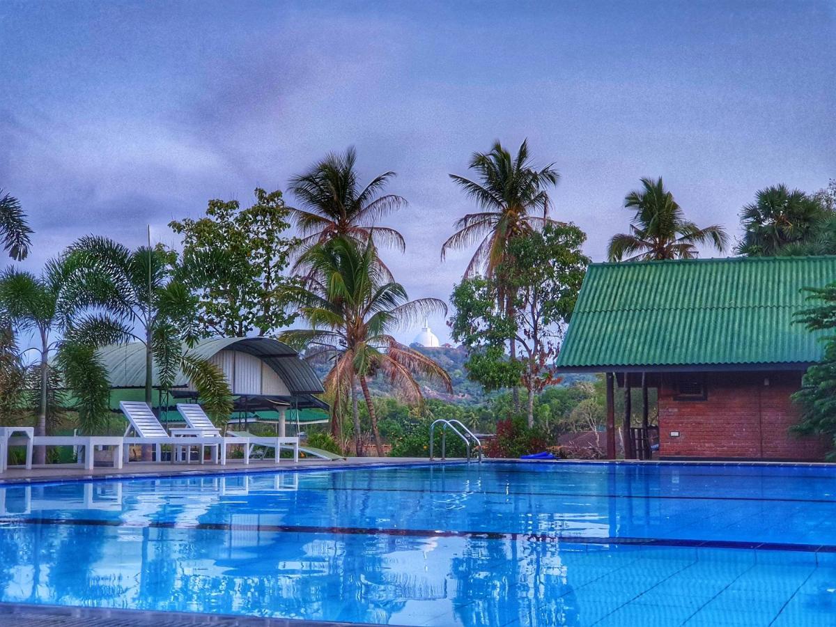 Saji-Sami Hotel Anuradhapura Eksteriør bilde